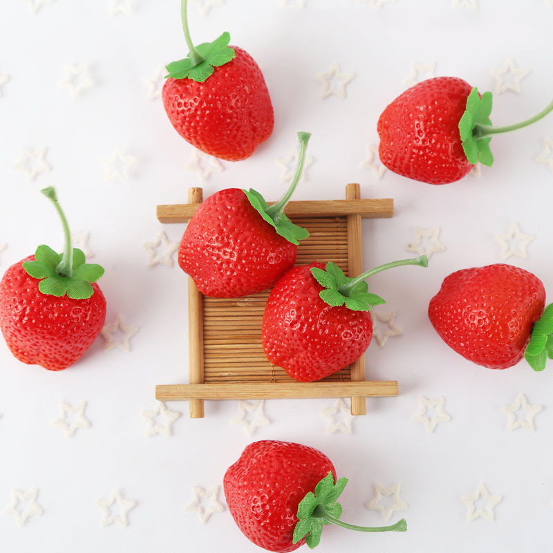 Photography Of The Day - 10/20 pièces de fraises artificielles, faux