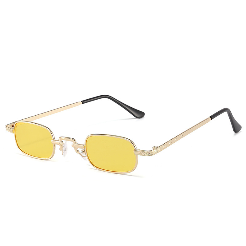 Nouvelles lunettes de soleil c - Photography Of A Man avis et prix